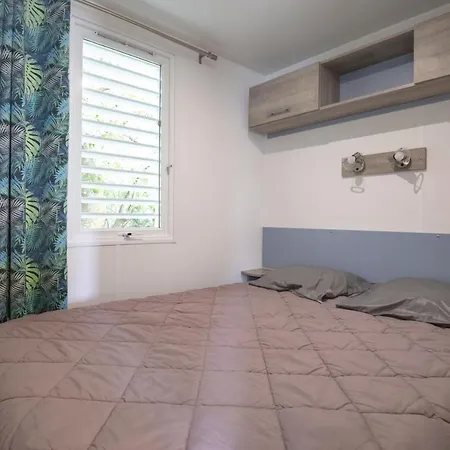 אתר קמפינג Camping Les Arbousiers